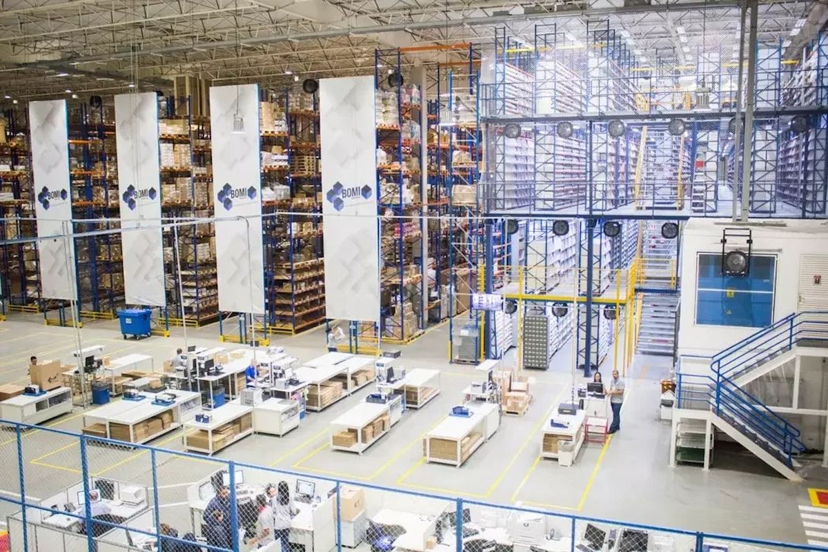 featured image - Smart Warehousing Helps Businesses Achieve Operational Excellence