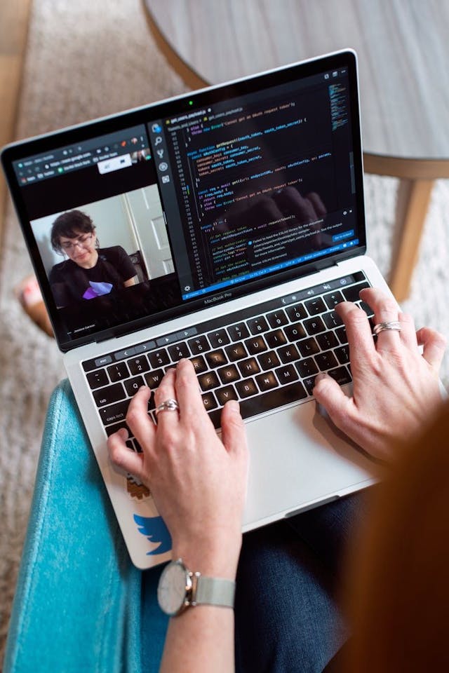 /how-to-choose-the-right-virtual-event-software-for-your-event feature image
