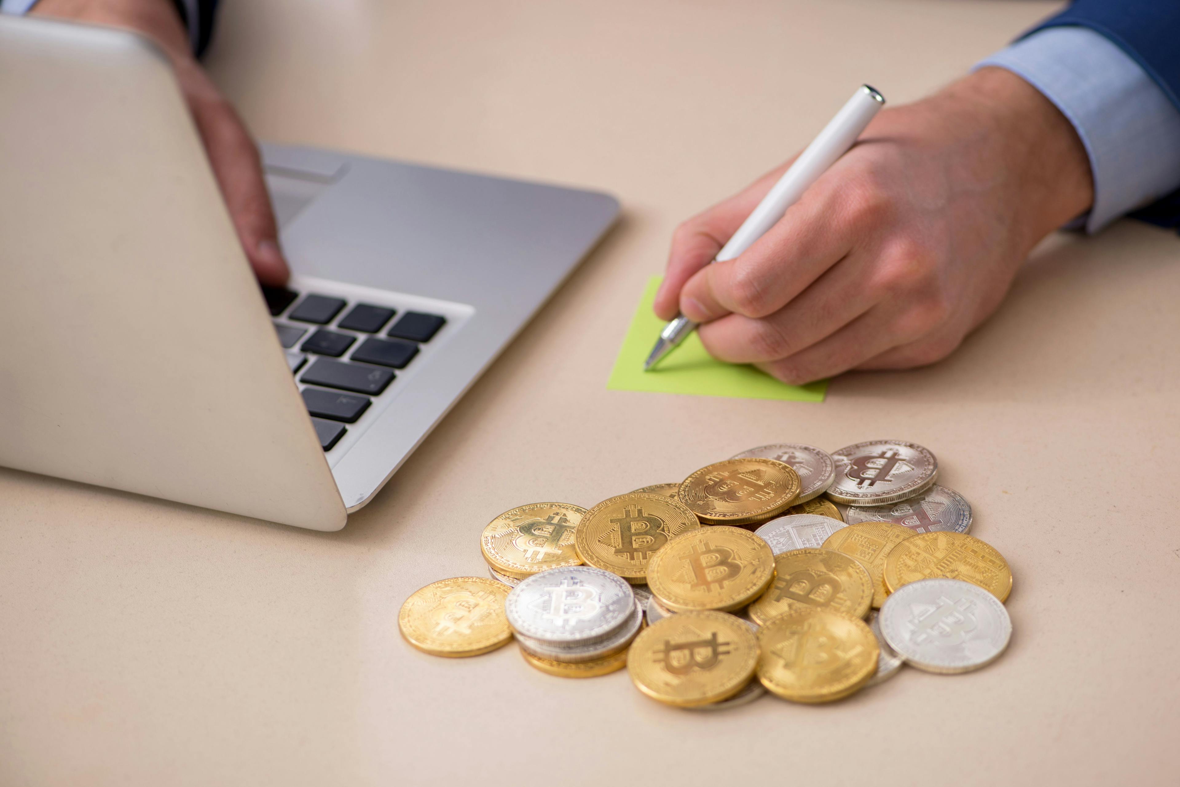 /5-platforms-rewarding-content-writers-with-tokens feature image