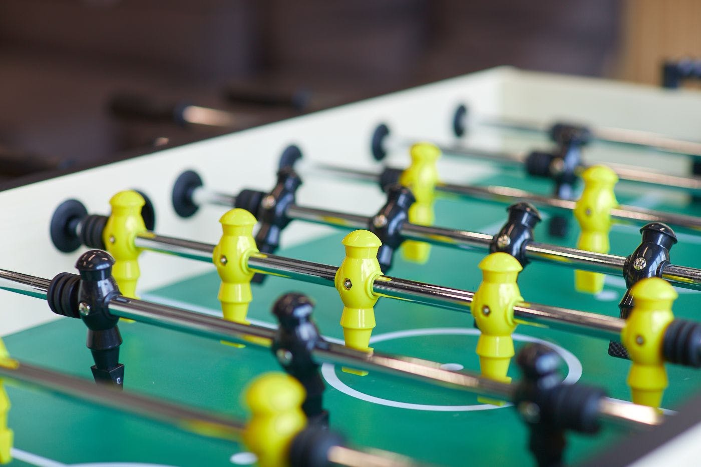 /why-and-when-its-better-to-connect-your-iot-devices-with-help-of-a-mesh-network feature image