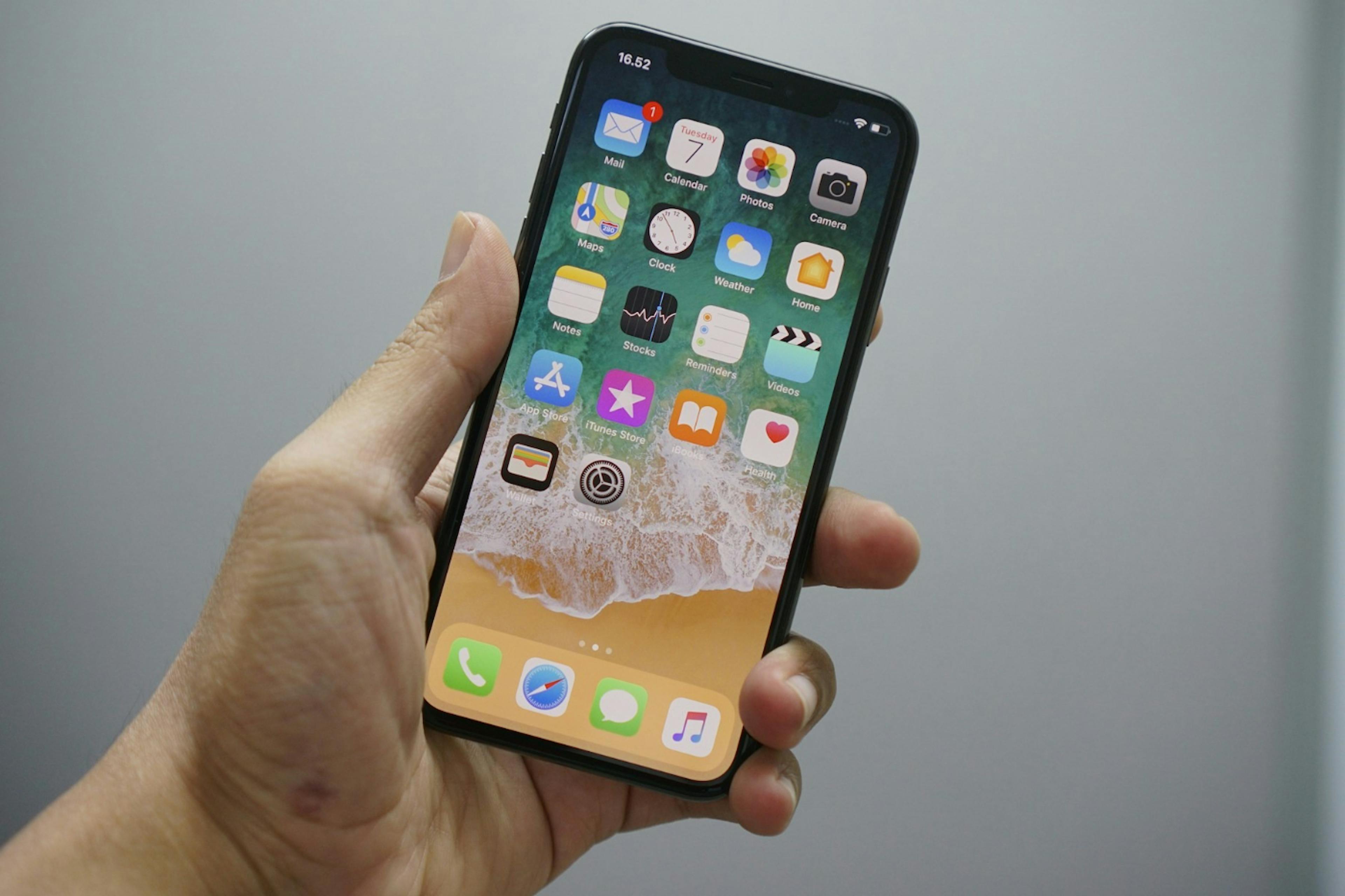 featured image - iPhone 16'nın Lansmanı Apple İçin Önemli Hale Gelirken Yapay Zeka Beklentisinin Ağırlığı Ağırlaşıyor