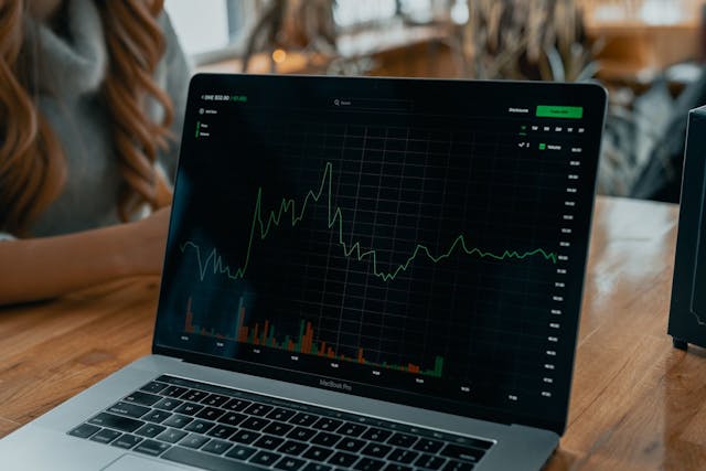 /a-platform-for-the-people-robinhood-opens-its-ipo-up-to-retail-investors-b54p35e1 feature image