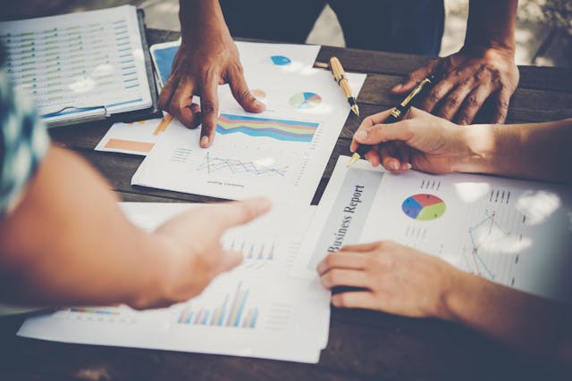 /build-startup-success-by-launching-mvps feature image