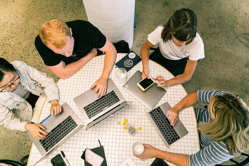 /22-best-tools-to-use-for-marketing-startups-in-2022 feature image