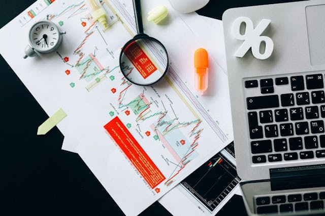 /angel-investors-look-at-these-4-things-before-investing-in-your-startup-1v85338i feature image