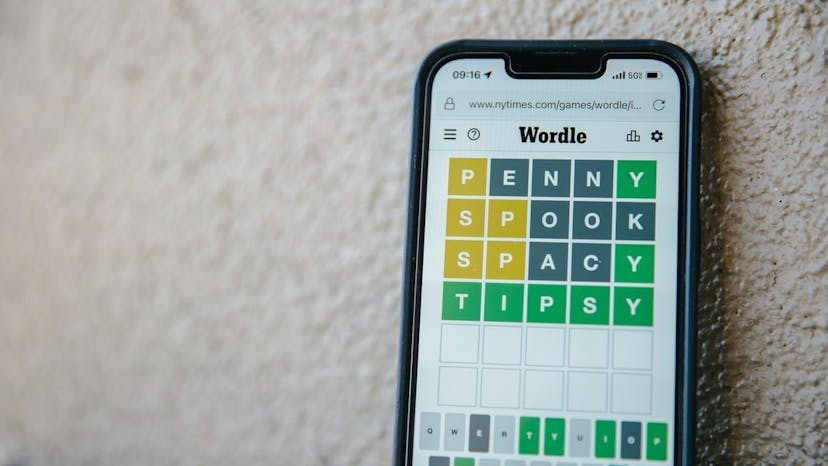 /best-games-like-wordle feature image