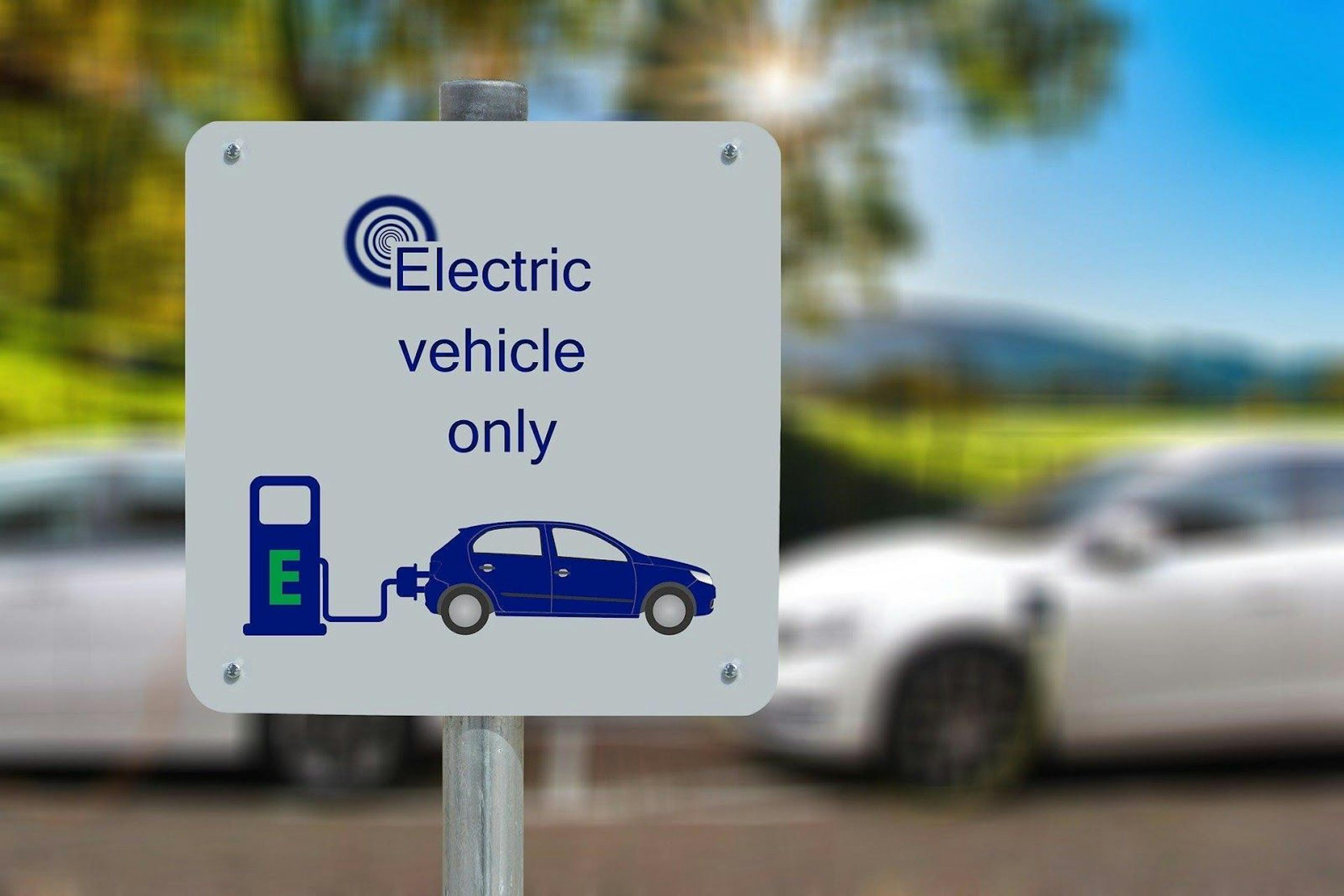 featured image - Electric Cars: What Does the Future Hold? Better Batteries and Wireless Charging