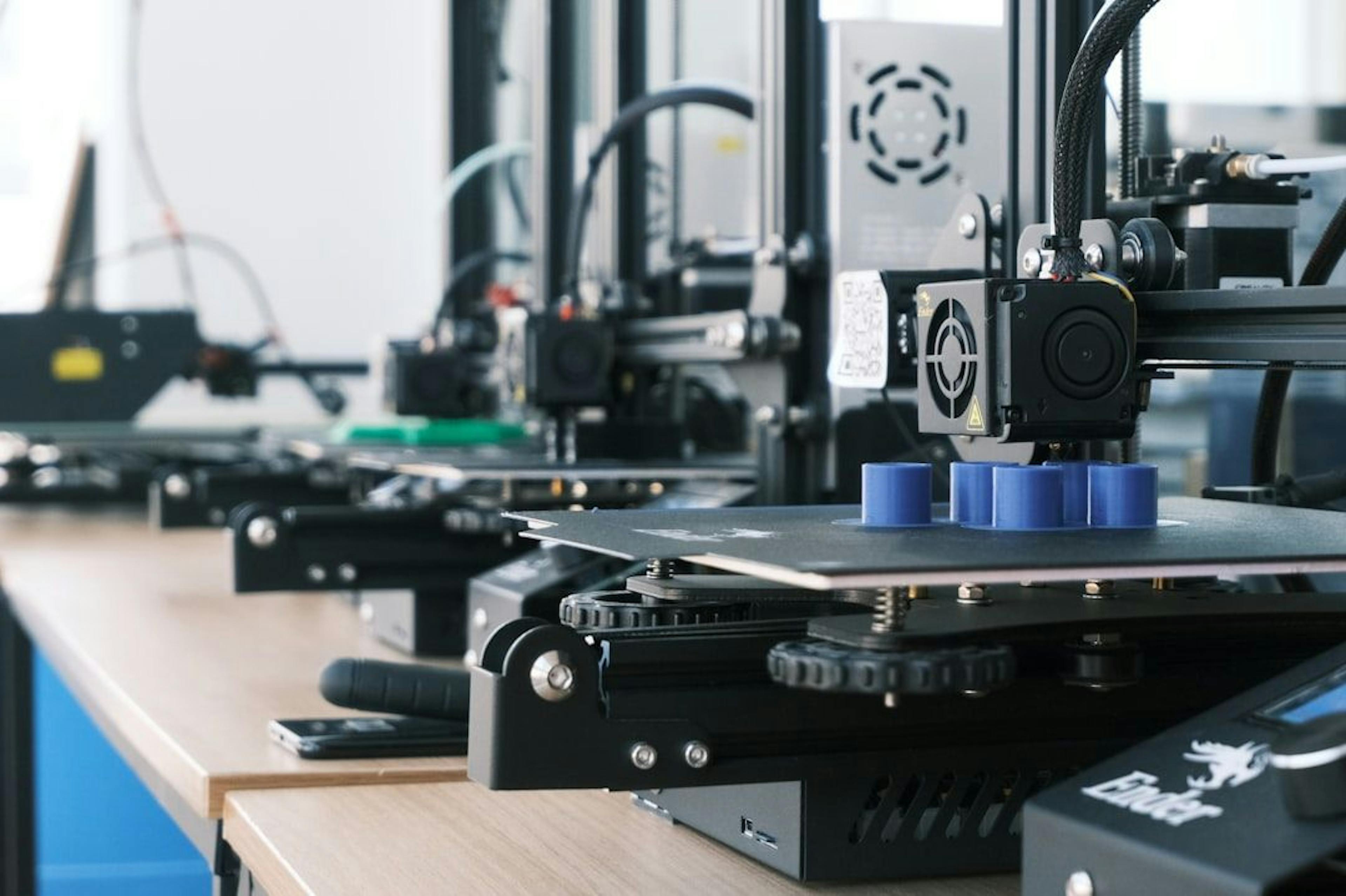 featured image - Как 3D-печать влияет на цепочки поставок