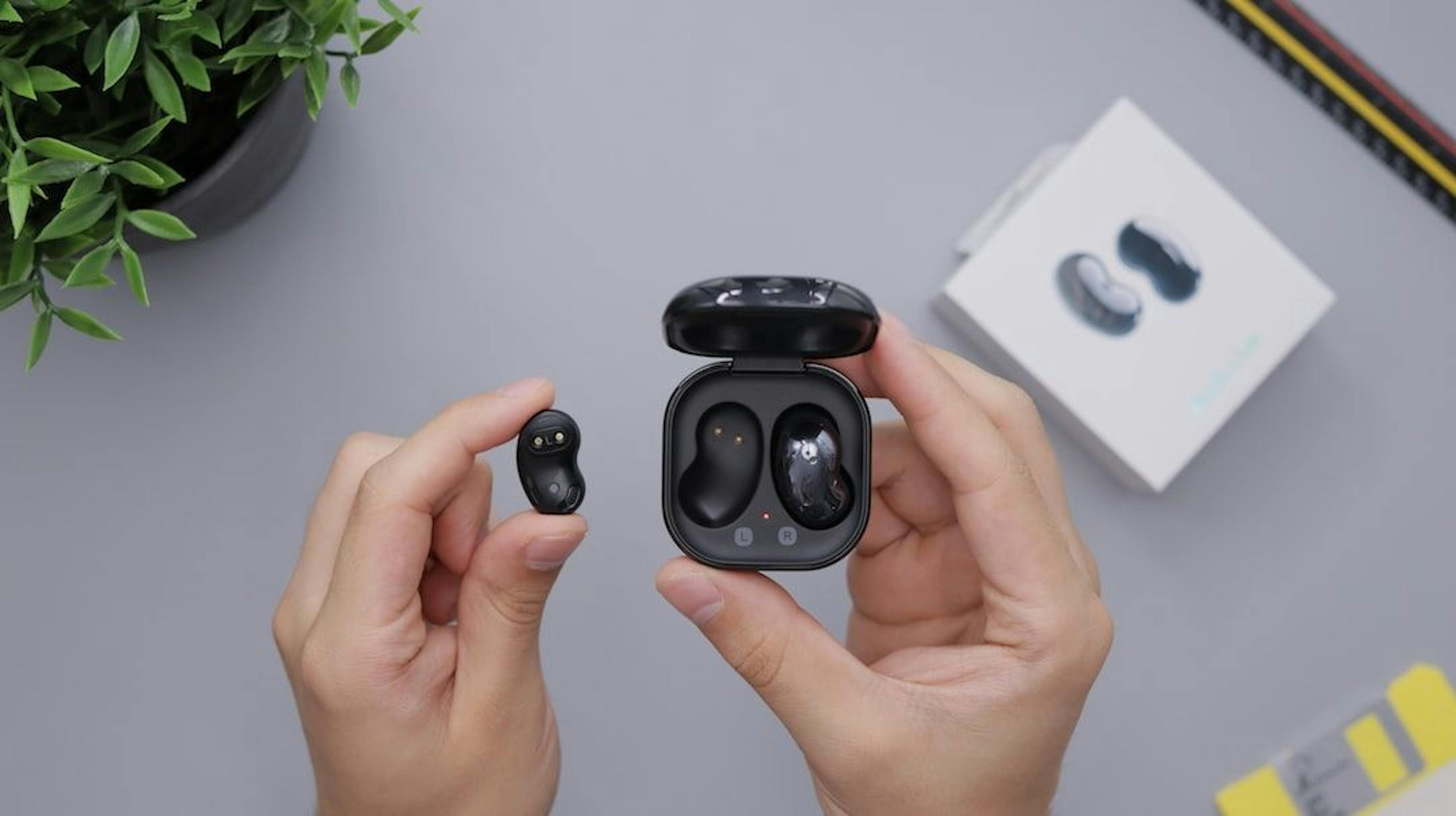 featured image - 8 Best Wireless Earbuds Under $100