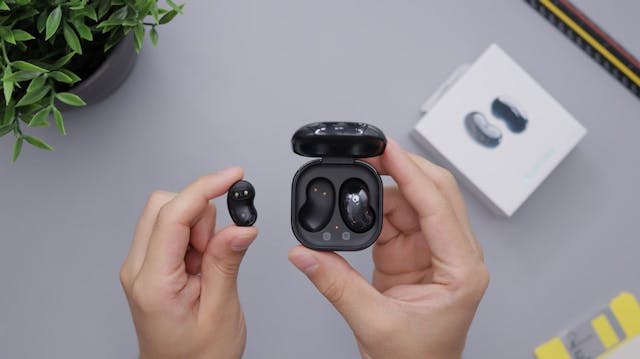 /8-best-wireless-earbuds-under-$100 feature image