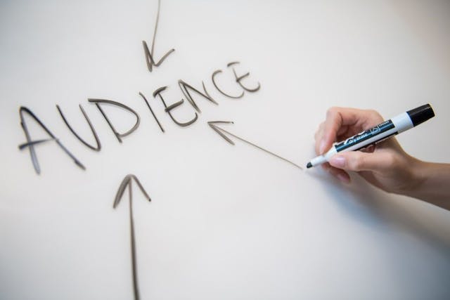 /4-tips-to-identify-your-target-audience feature image