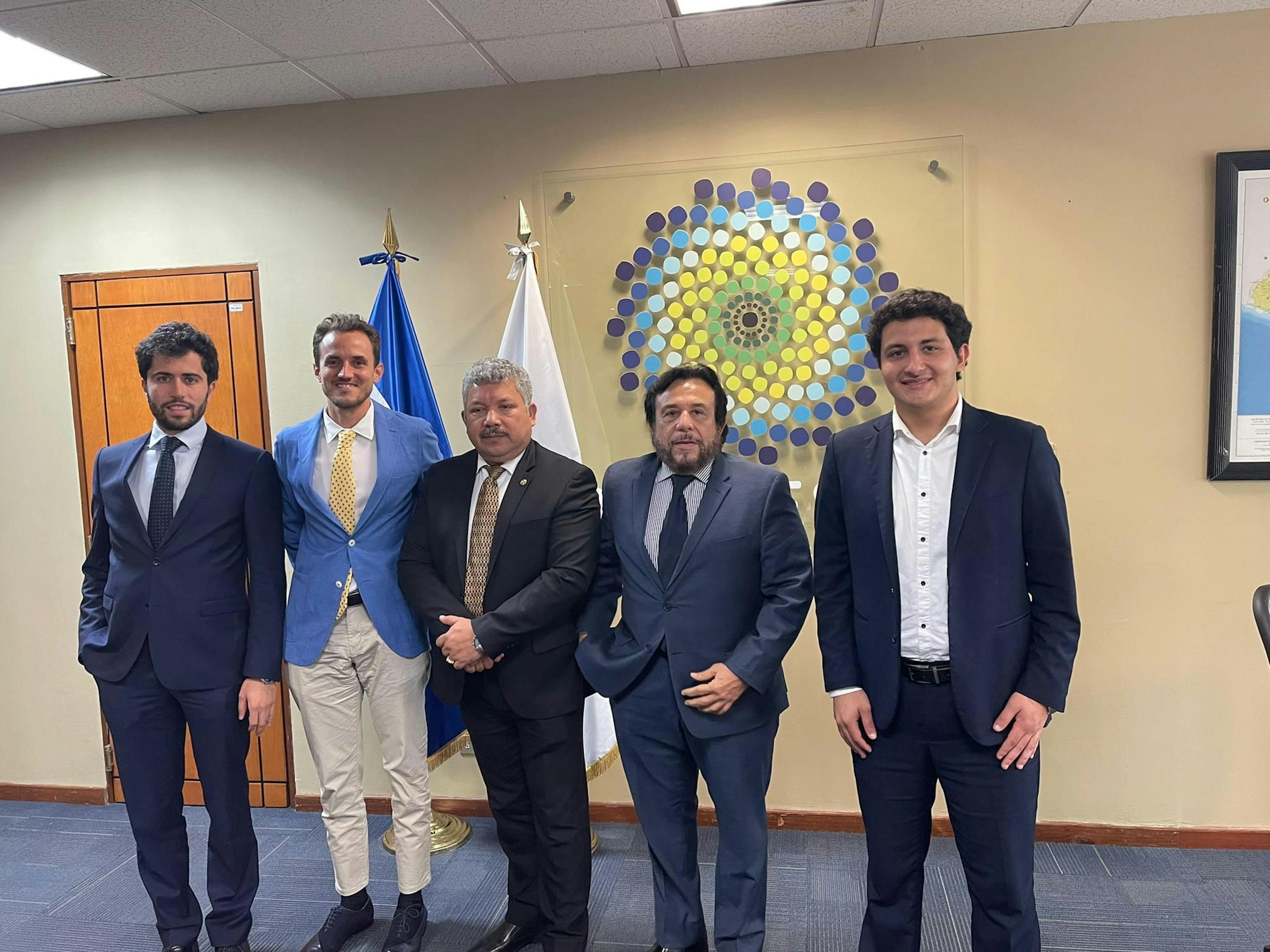 featured image - El Salvador Faces Blockers Toward Mass Crypto and Bitcoin Adoption