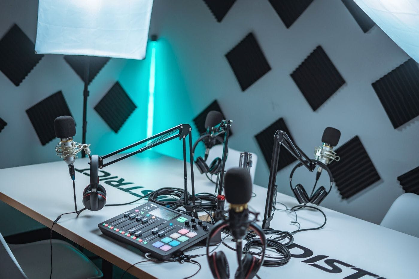 featured image - 5 Ways To Produce A Podcast That Stands Out Among The Rest