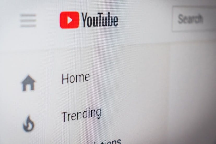 /how-youtubers-can-improve-their-marketing-strategies-in-2021-ib3c370w feature image