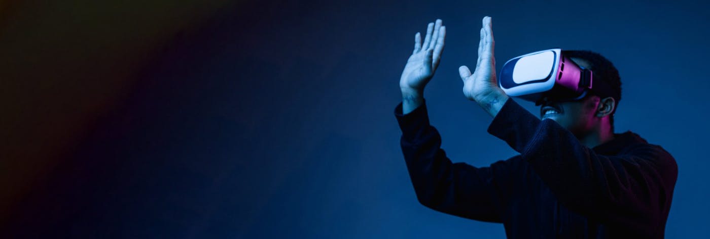 featured image - How Apple’s Vision Pro Goggles can Improve Productivity in the Workplace