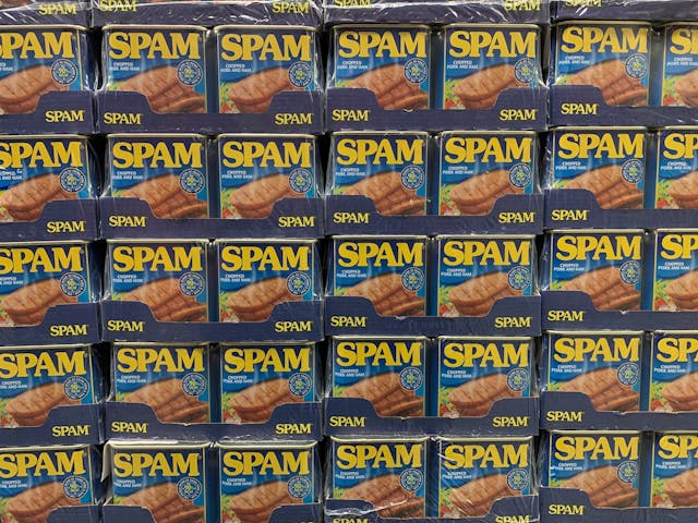 /what-is-an-email-alias-and-why-you-should-stop-using-your-real-email-address feature image