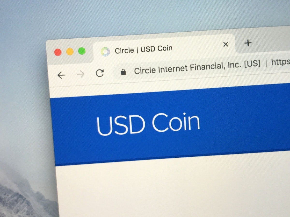 featured image - A Beginner’s Guide to Stablecoins, USDCoin, and USDC 2.0
