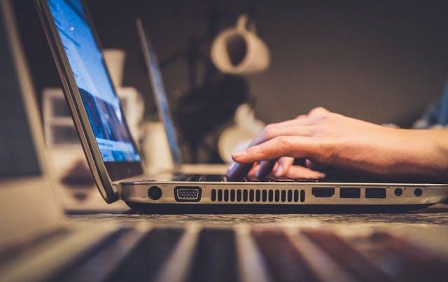 /how-the-internet-has-evolved-the-journey-from-web10-to-web30 feature image