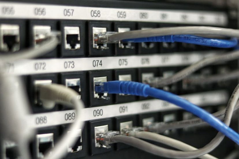 /the-best-cybersecurity-practices-for-data-centres feature image