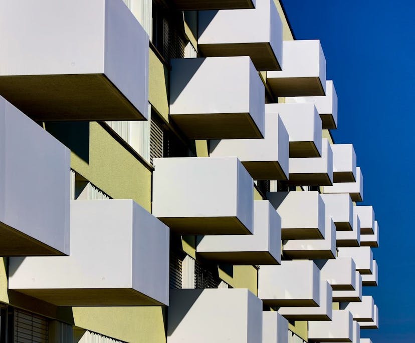 /inheritance-vs-composition-in-javascript feature image