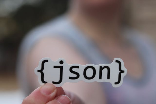 /how-to-use-populate-with-mongodb feature image