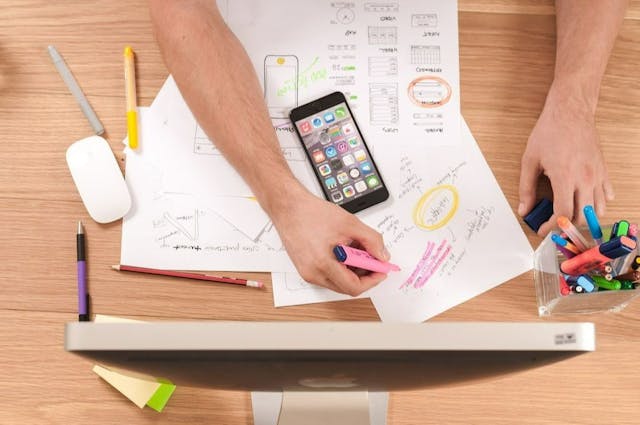 /b2b-tech-content-marketing-strategy-8-actionable-tactics feature image