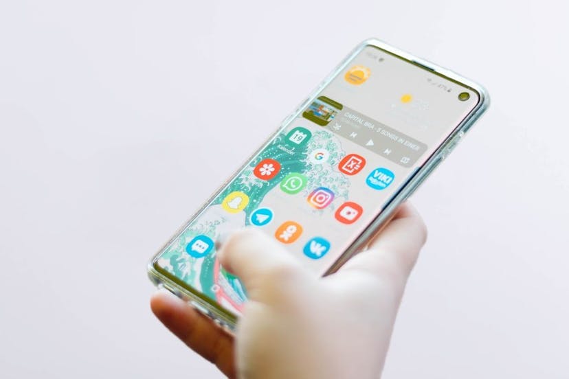 /how-to-build-a-mobile-app-that-makes-money feature image