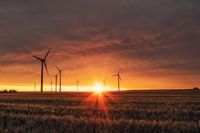 /7-technology-trends-to-drive-the-energy-oil-and-utilities-sector-in-2022 feature image