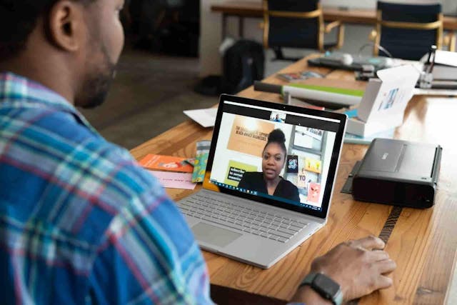 /25-questions-candidates-should-ask-in-an-interview-for-remote-work feature image