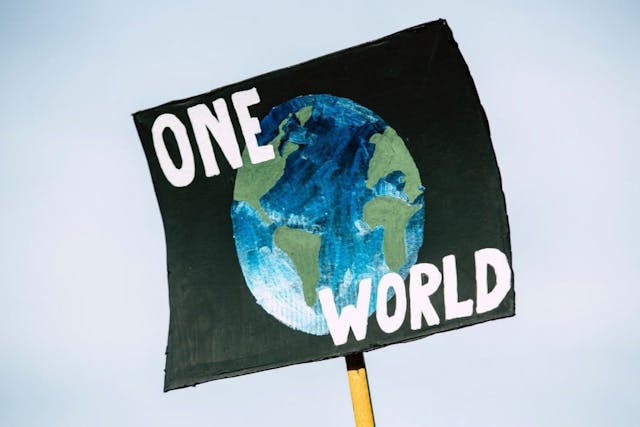 /how-ai-technology-can-help-in-the-climate-change-crisis-by-reducing-emissions feature image