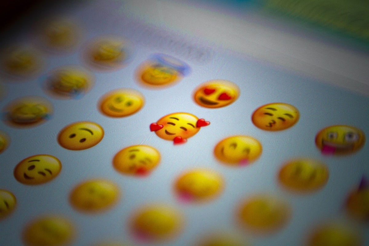 featured image - AI-driven Sentiment Analysis: Hacking Emotions to Boost Customer Service