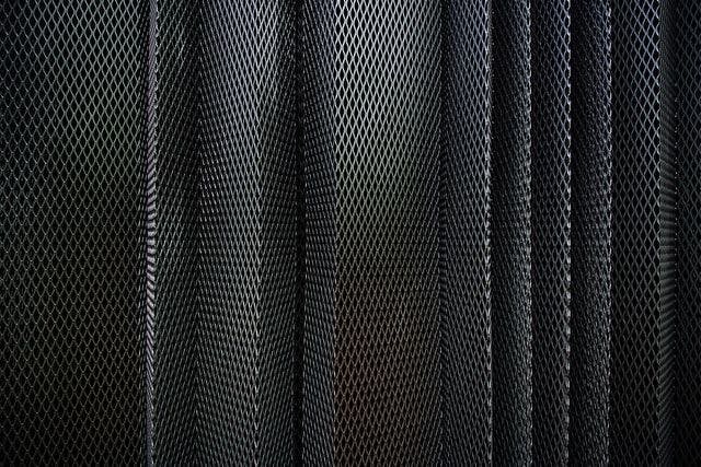 /applications-of-artificial-intelligence-in-manufacturing-and-tips-on-how-to-implement-it feature image