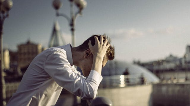 /7-leadership-lessons-for-when-the-storms-are-raging feature image