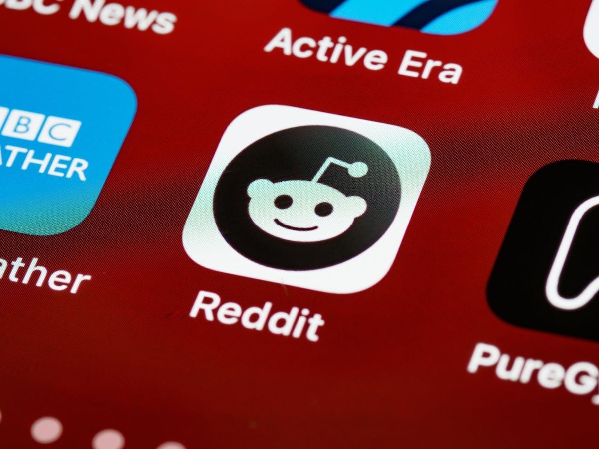 featured image - Discussing Three Reddit Alternatives After Reddit's API Decisions