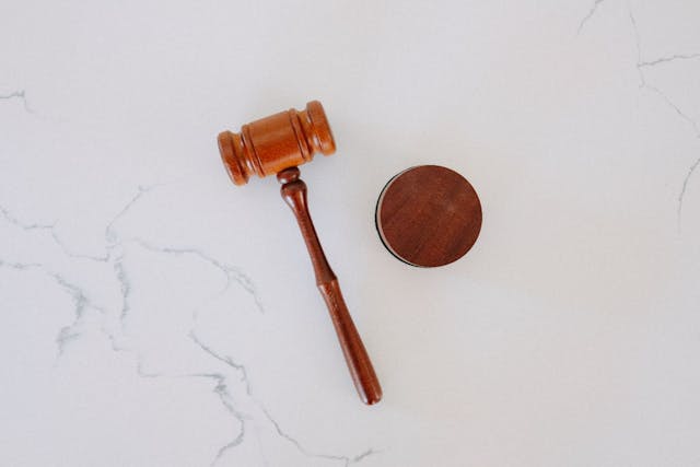 /are-courtrooms-going-to-be-replaced-by-chatrooms feature image