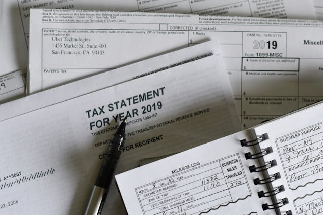 /meta-and-tax-prep-companies-recklessly-shared-taxpayers-data-according-to-congressional-report feature image