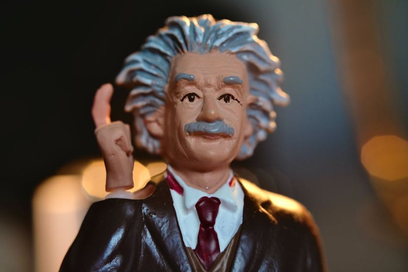 /behaviour-of-clocks-and-measuring-rods-on-a-rotating-body-of-reference feature image