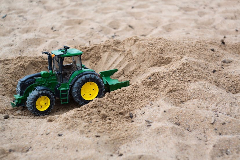 /a-comprehensive-guide-on-how-to-buy-land-on-sandbox feature image