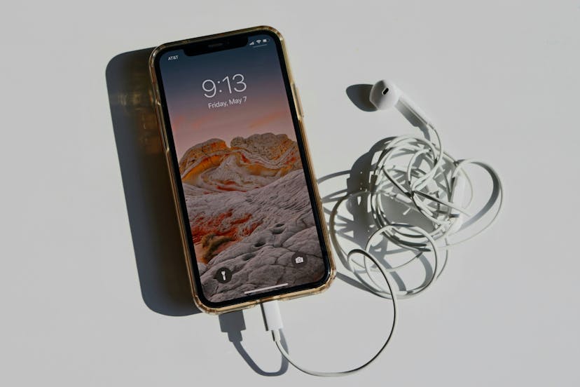 /you-can-use-screen-time-to-protect-your-iphone-from-thieves-heres-how feature image