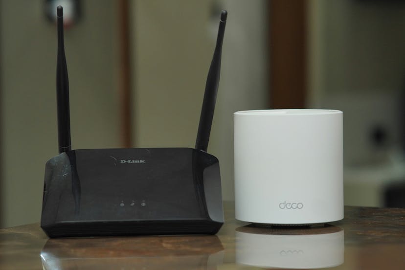/heres-why-you-should-get-a-new-wireless-router feature image