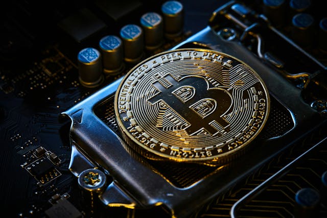 /how-bitcoin-transformed-from-an-anti-state-manifesto-to-a-strategic-institutional-asset feature image