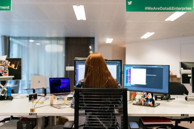 /optimizing-your-development-teams-growth-in-a-startup-environment feature image