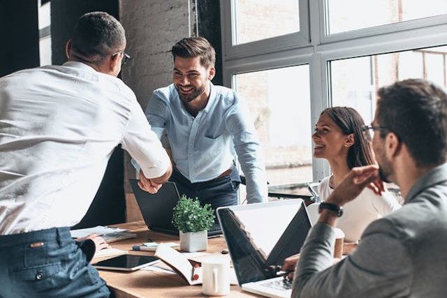 /10-tips-to-develop-a-strong-b2b-relationship feature image