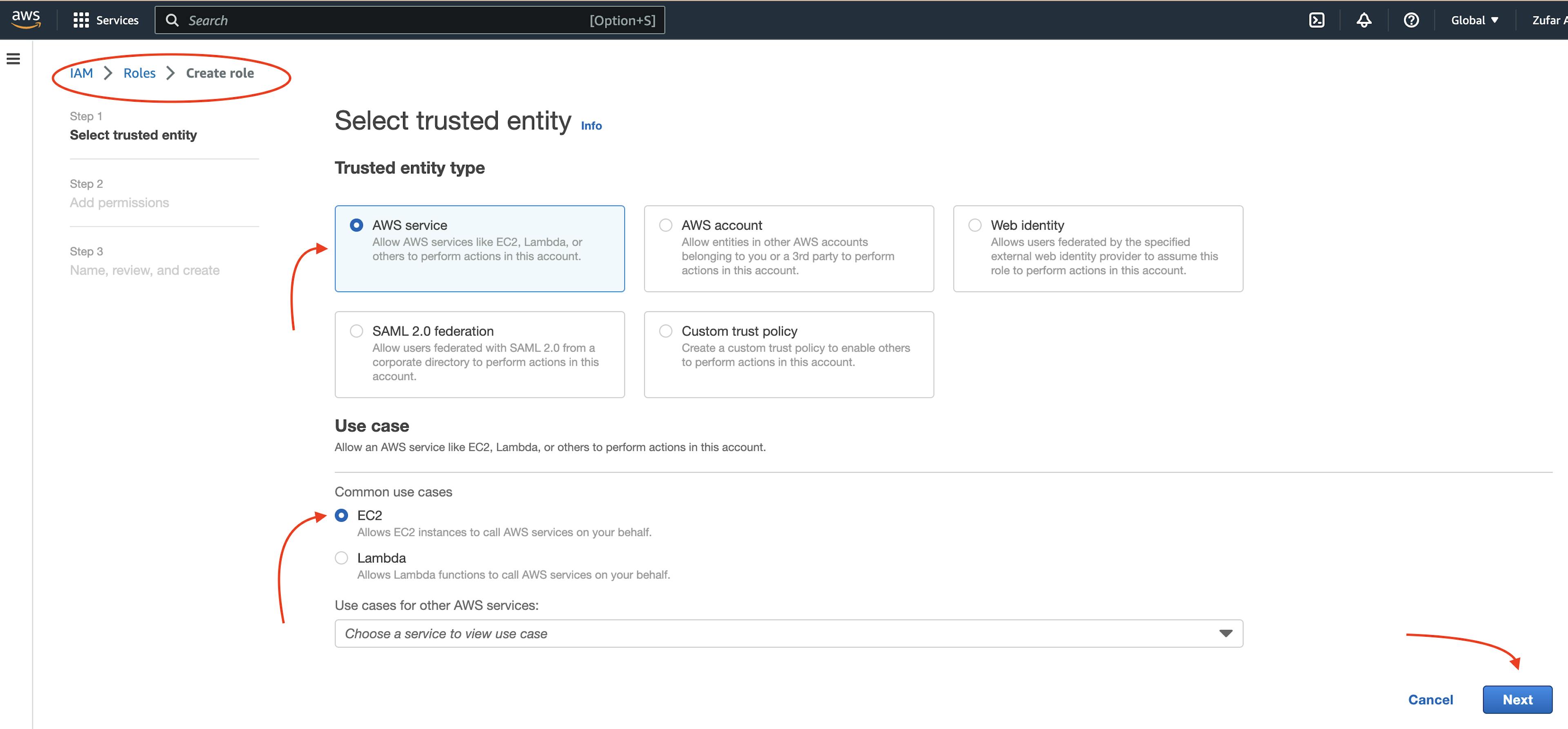 La captura de pantalla de la página web de AWS con el puntero a "Configuración de roles de IAM"