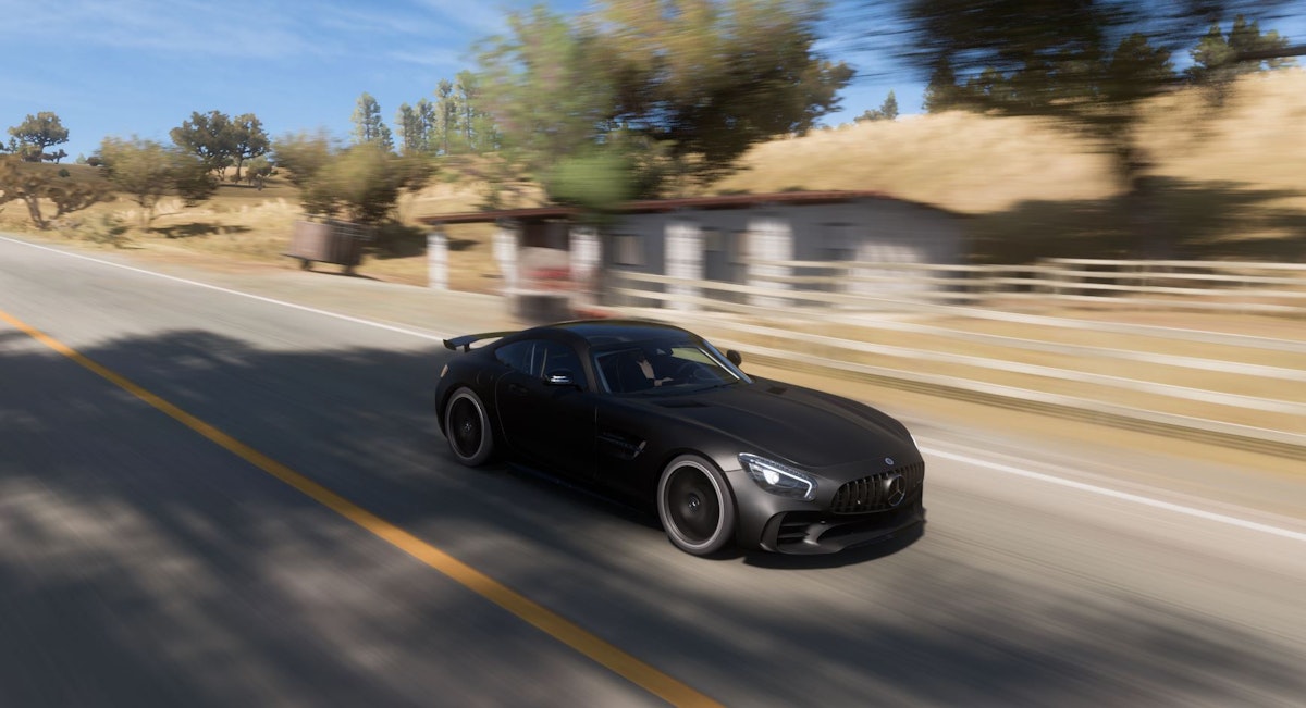 featured image - Forza Horizon 5 Cars Guide: How to Build and Tune for Optimal Road Race Performance
