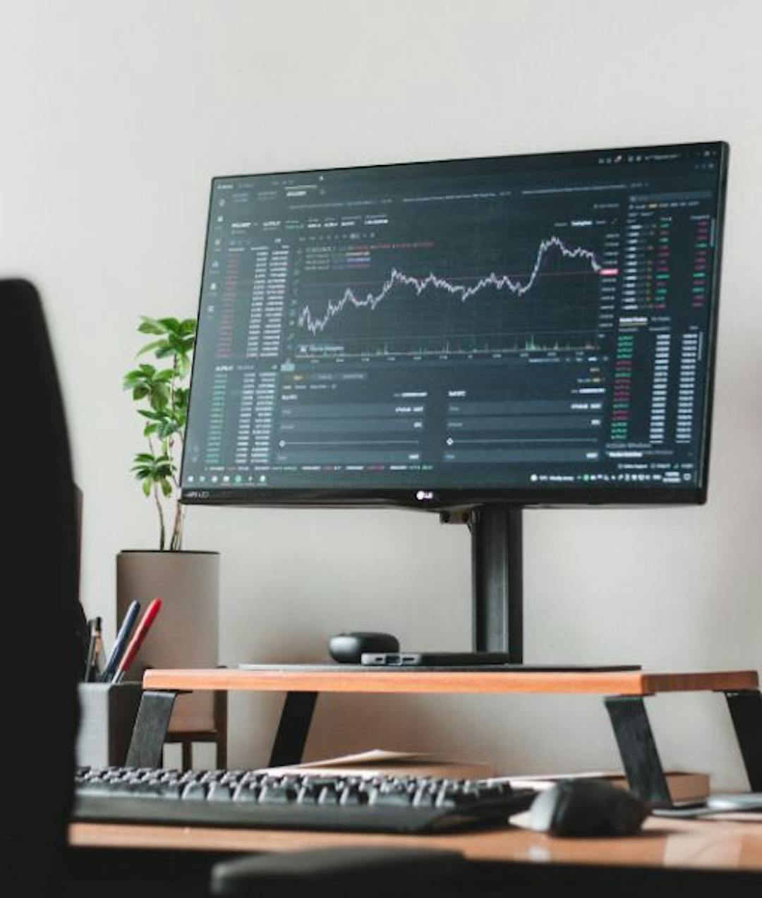 featured image - Vanar L1 Blockchain Introduces Its Testnet Vanguard: Here's Why This Is an Exciting Development