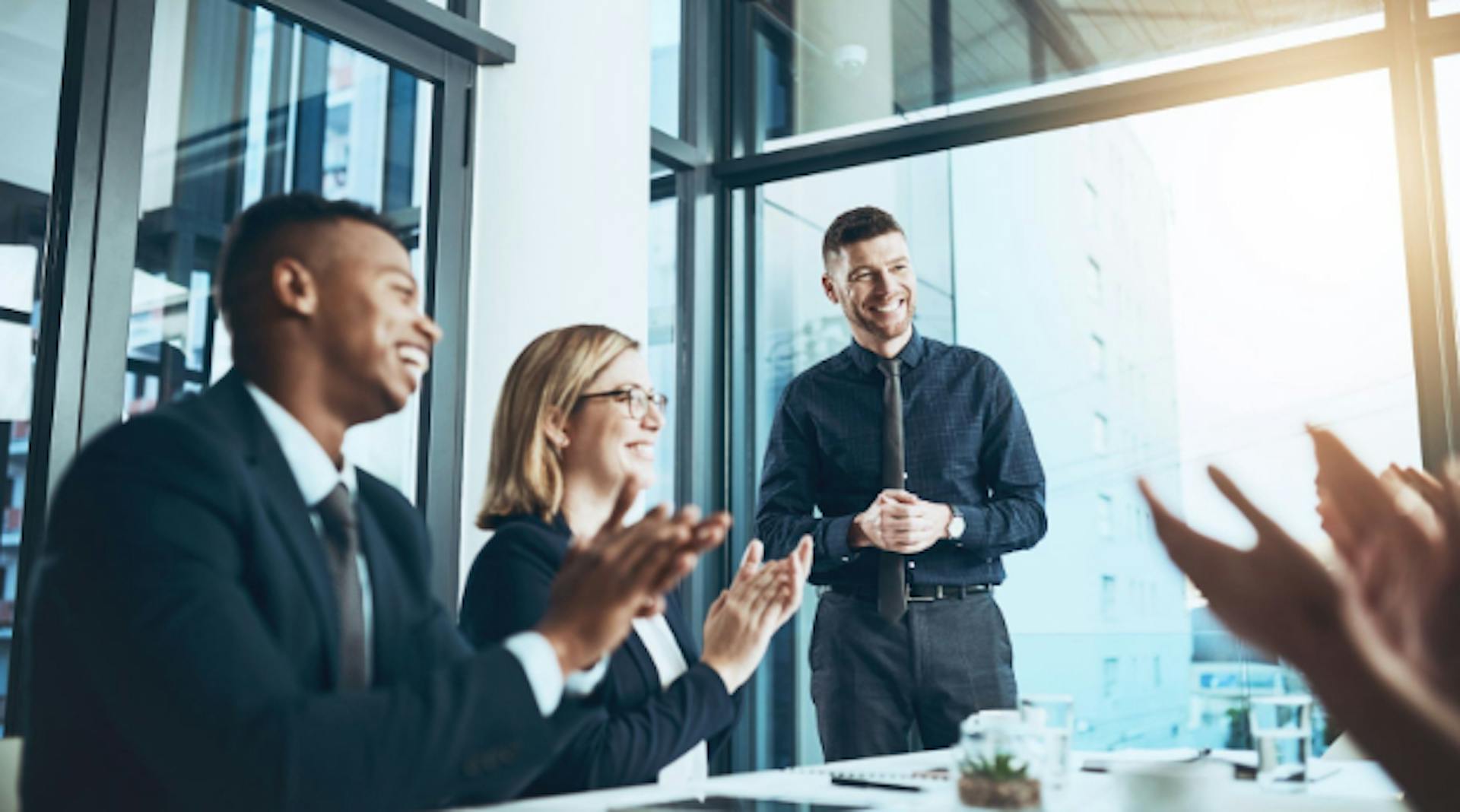 featured image - Empowering Your Team: 5 Easy Ways To Show Employee Appreciation