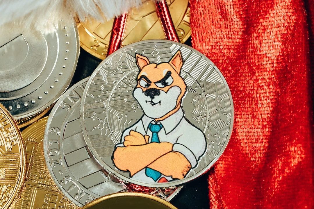 featured image - How Blockchain Enhances Mobile App Development Process