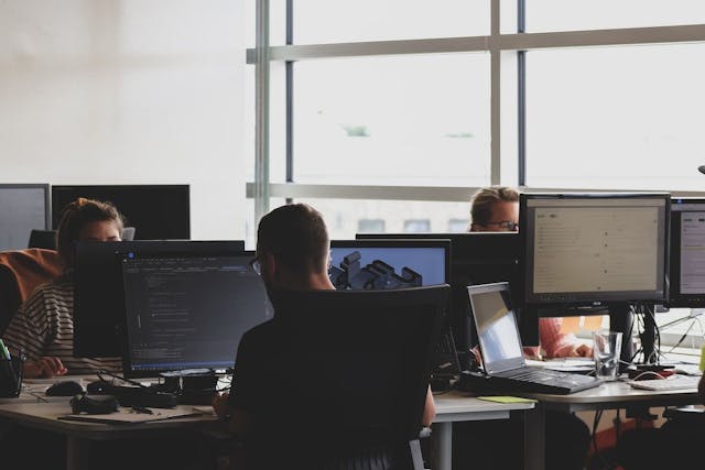 /ais-impact-on-jobs-automation-upskilling-and-new-opportunities feature image