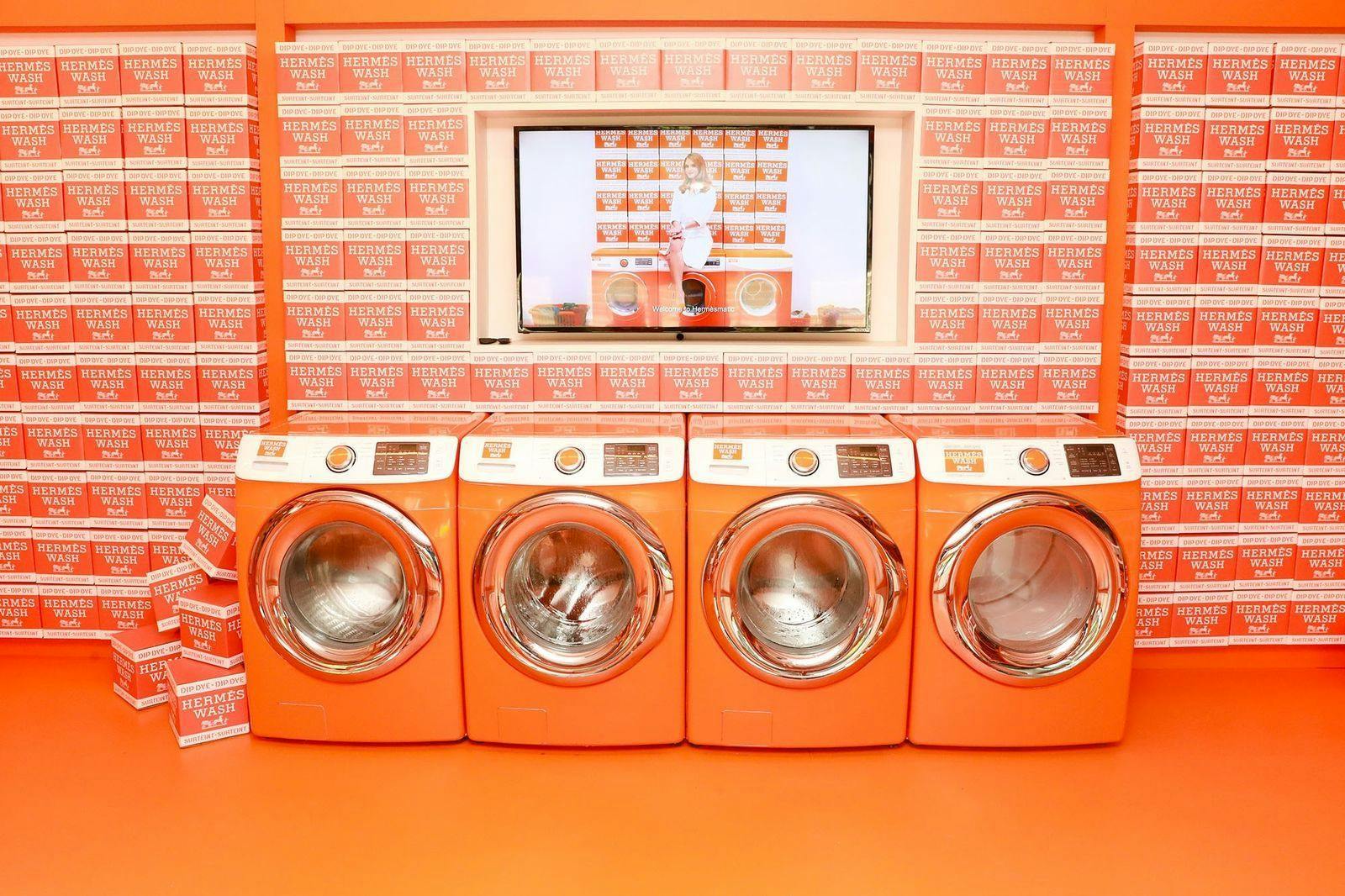 featured image - 4 Fashion Brands That Included Smart Vending Machines In Their Marketing Strategy